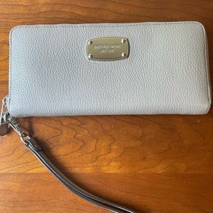 Michael Kors Beige/Gray Leather Accordian Wristlet